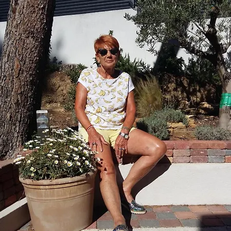 鲍勃奈尔别墅公寓 *